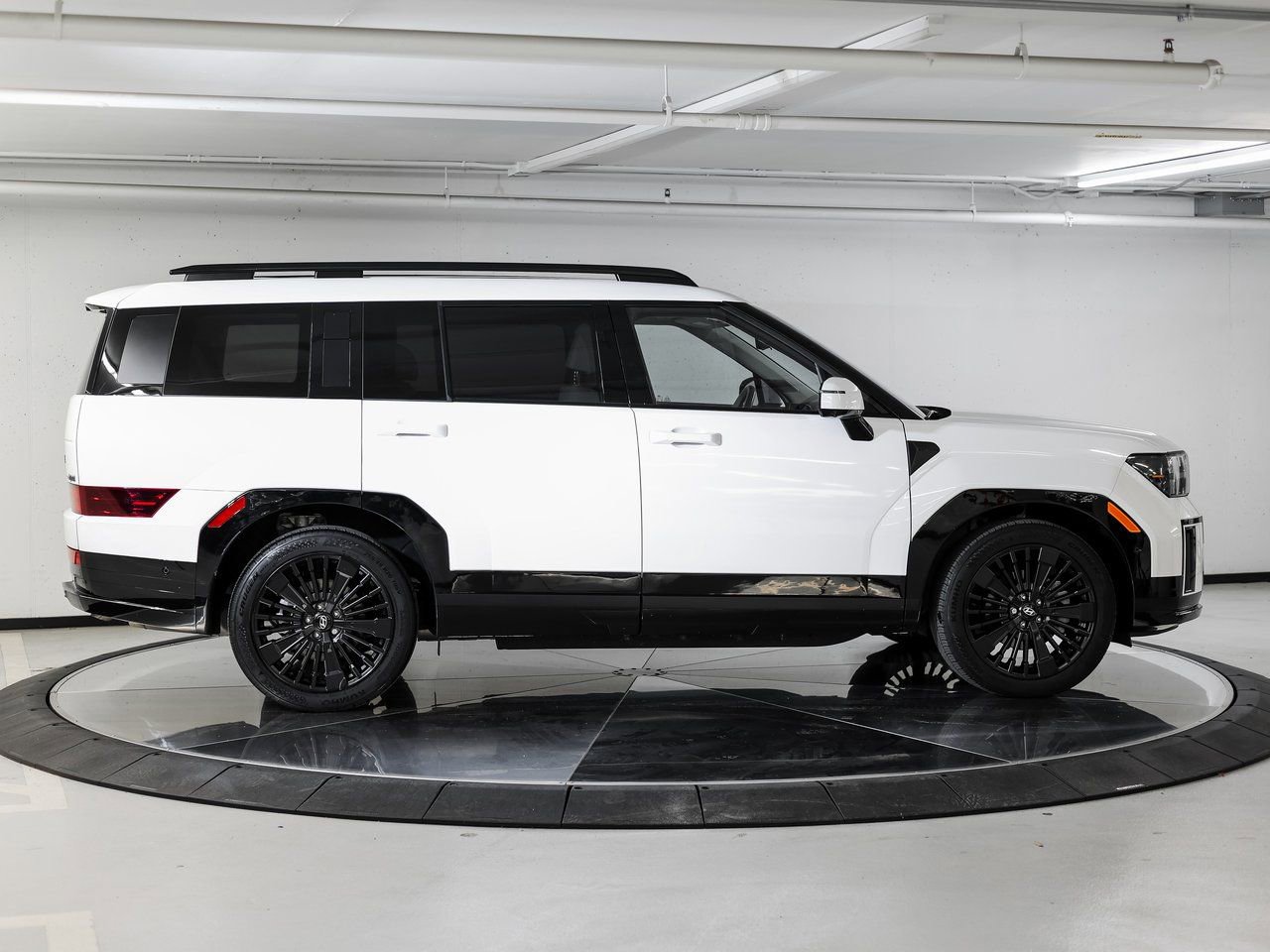 Used 2025 Hyundai Santa Fe Calligraphy image 8