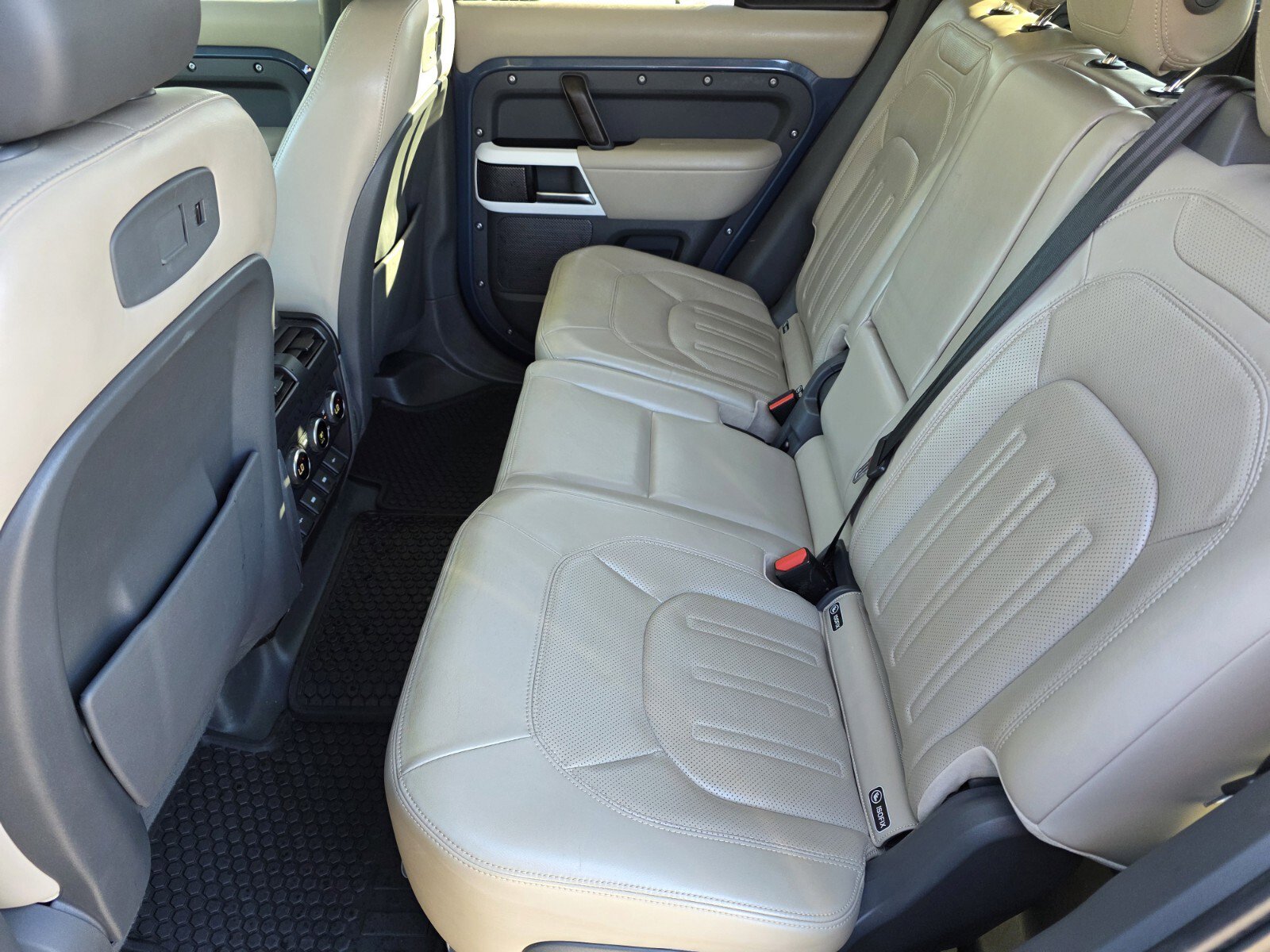 Used 2020 Land Rover Defender 110 HSE image 13