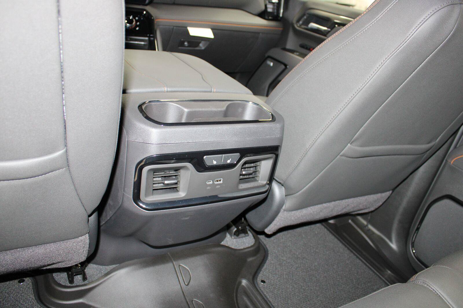 New 2026 GMC Sierra 1500 AT4 w/ AT4 Premium Package AWD/4WD image 26