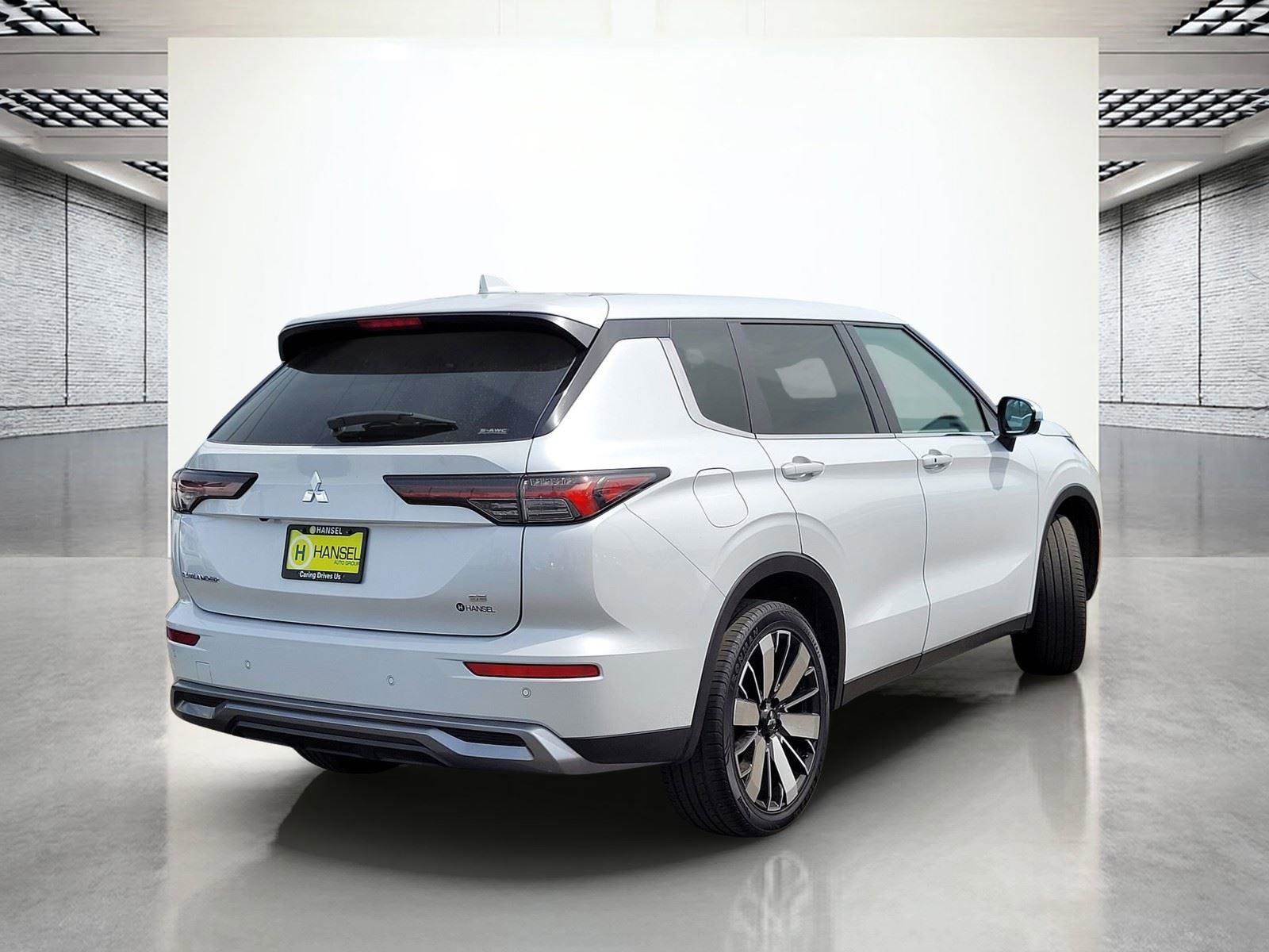 Used 2025 Mitsubishi Outlander SE AWD/4WD image 7