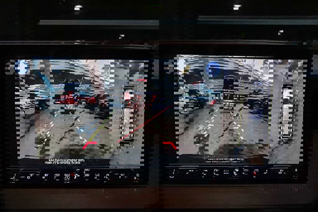 New 2025 Ford Maverick Lariat w/ Black Appearance Package image 24