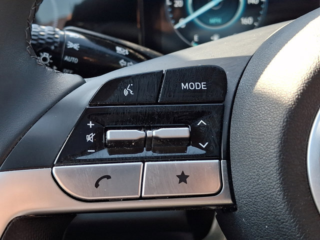 Used 2025 Hyundai Elantra Limited FWD image 21