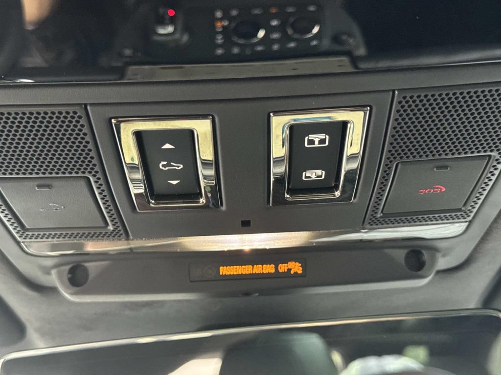 Certified 2026 Land Rover Defender 110 OCTA AWD/4WD image 23