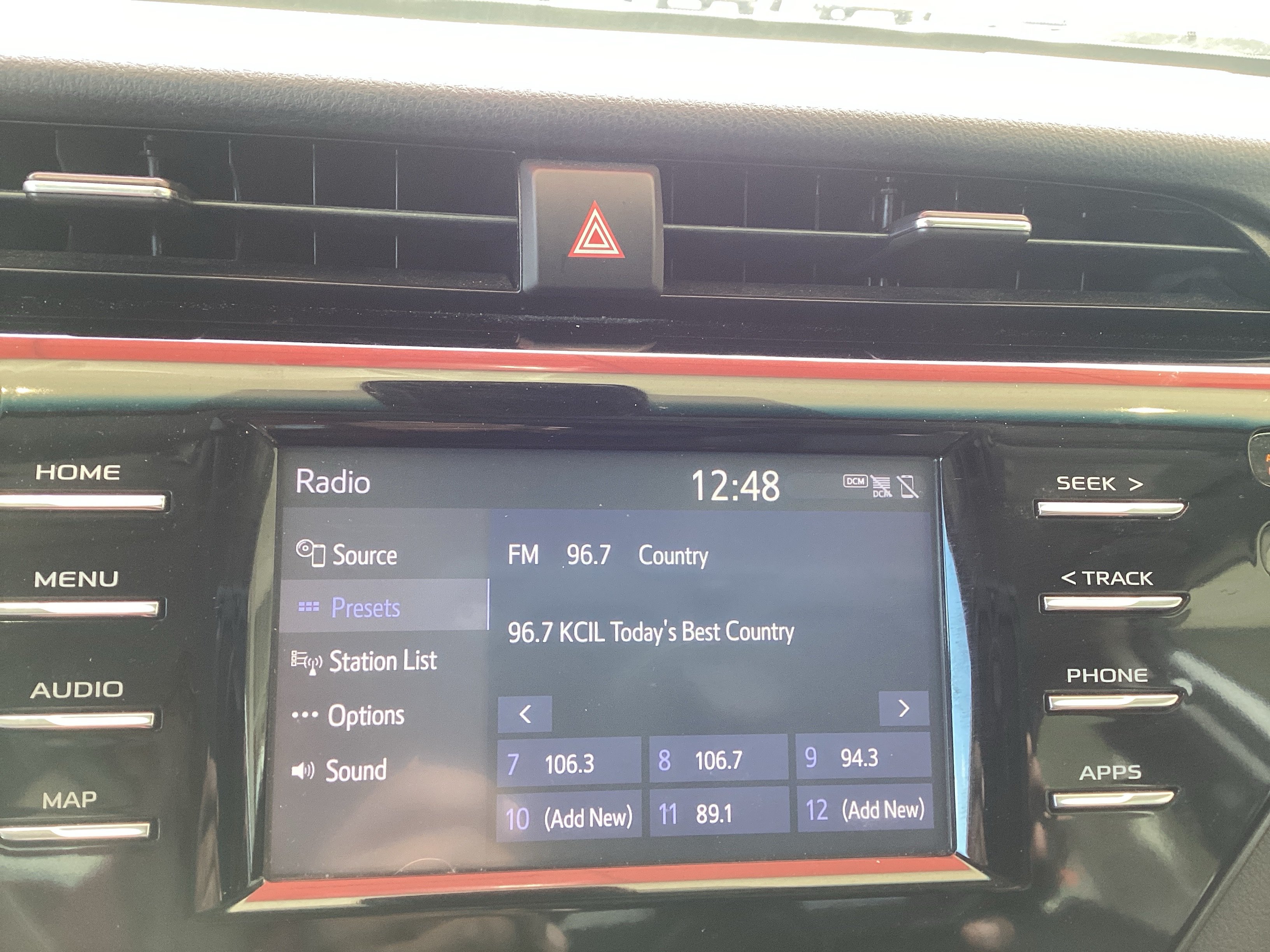 Used 2019 Toyota Camry SE FWD image 18