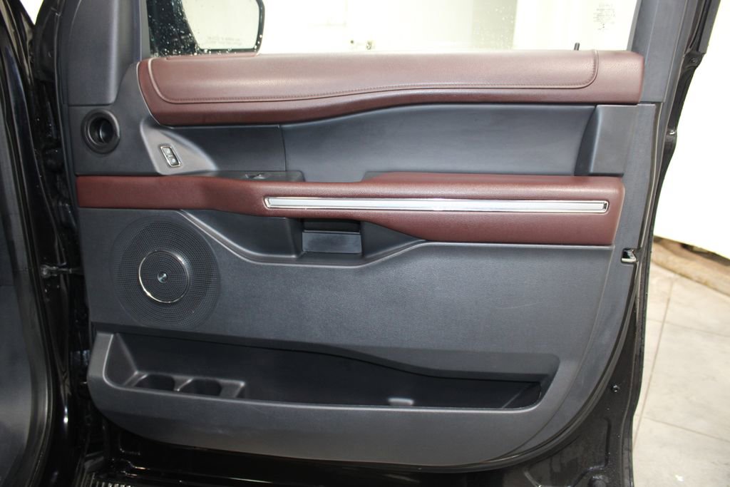 Used 2023 Ford Expedition Max Limited image 41