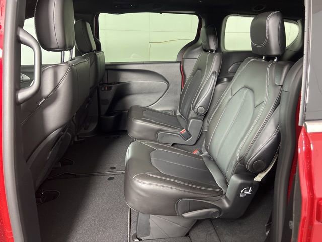 New 2026 Chrysler Pacifica Select image 10
