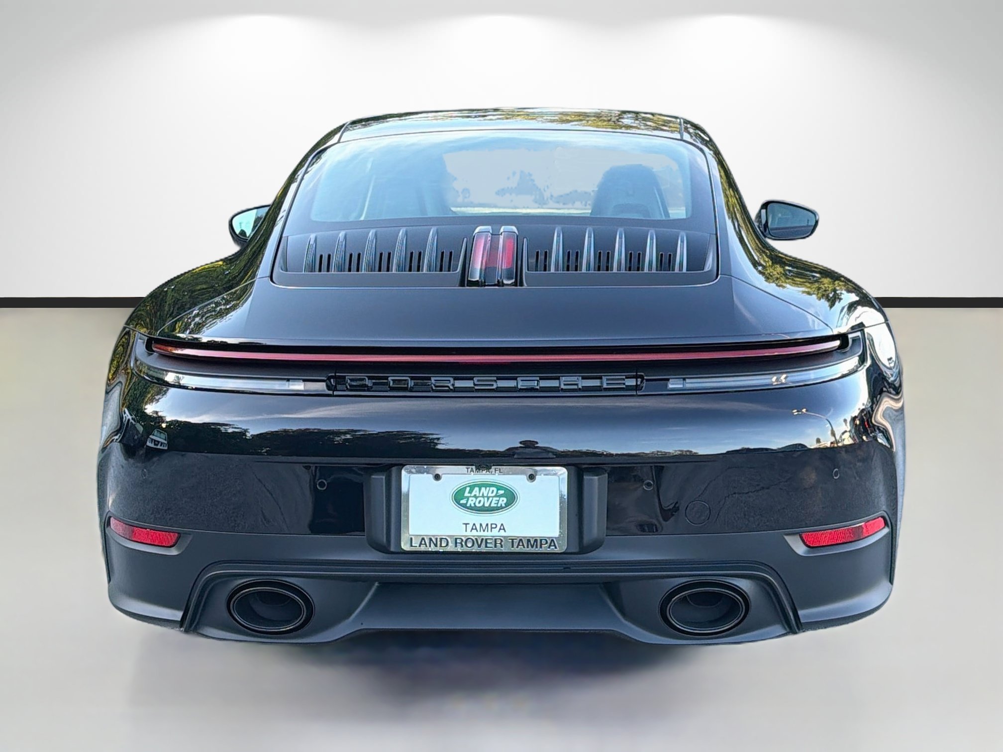 Used 2025 Porsche 911 Carrera S RWD image 4