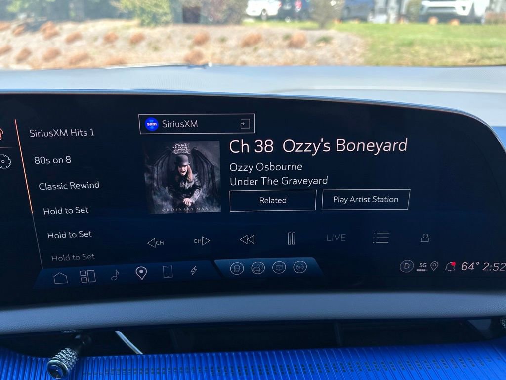 Used 2025 Cadillac Optiq Luxury 1 AWD/4WD image 28