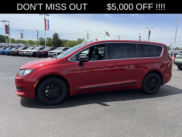 New 2026 Chrysler Voyager LX FWD image 3