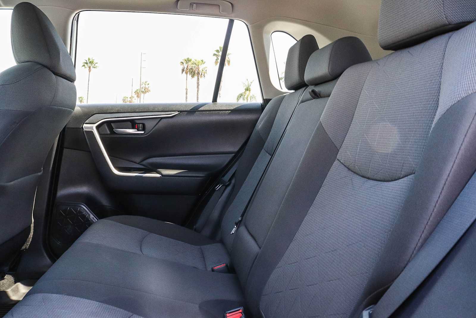 Used 2022 Toyota RAV4 XLE w/ Convenience Package FWD image 25