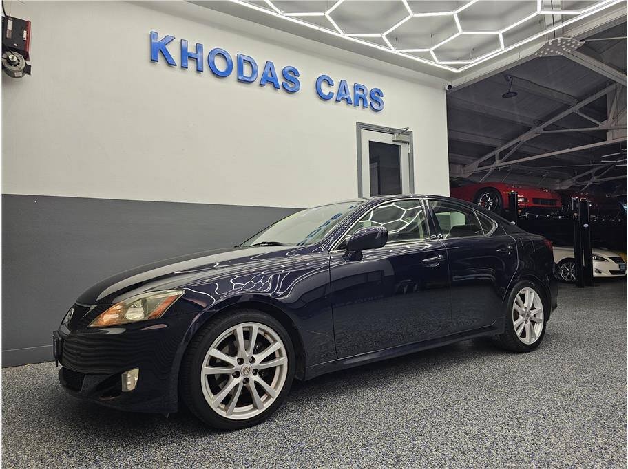 Used 2007 Lexus IS 250 w/ Premium Pkg RWD image 2
