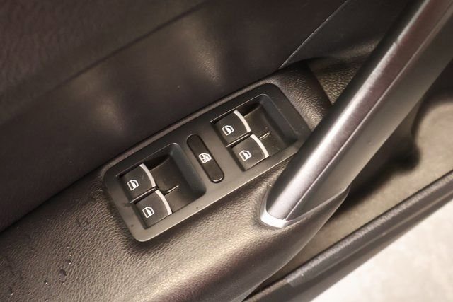 Used 2016 Volkswagen Passat 1.8T SE image 11