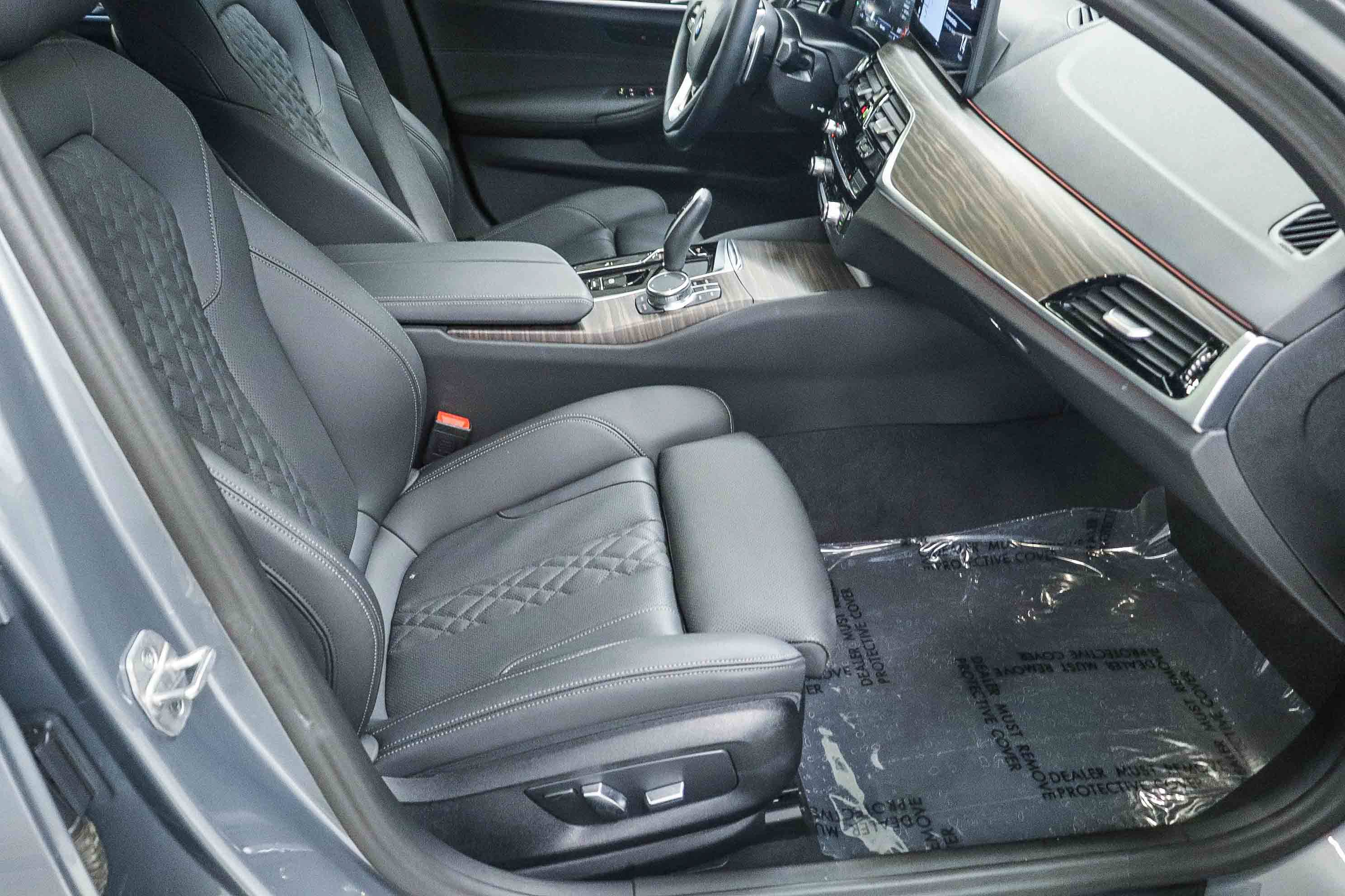 Certified 2023 BMW 530i w/ Premium Package RWD image 16