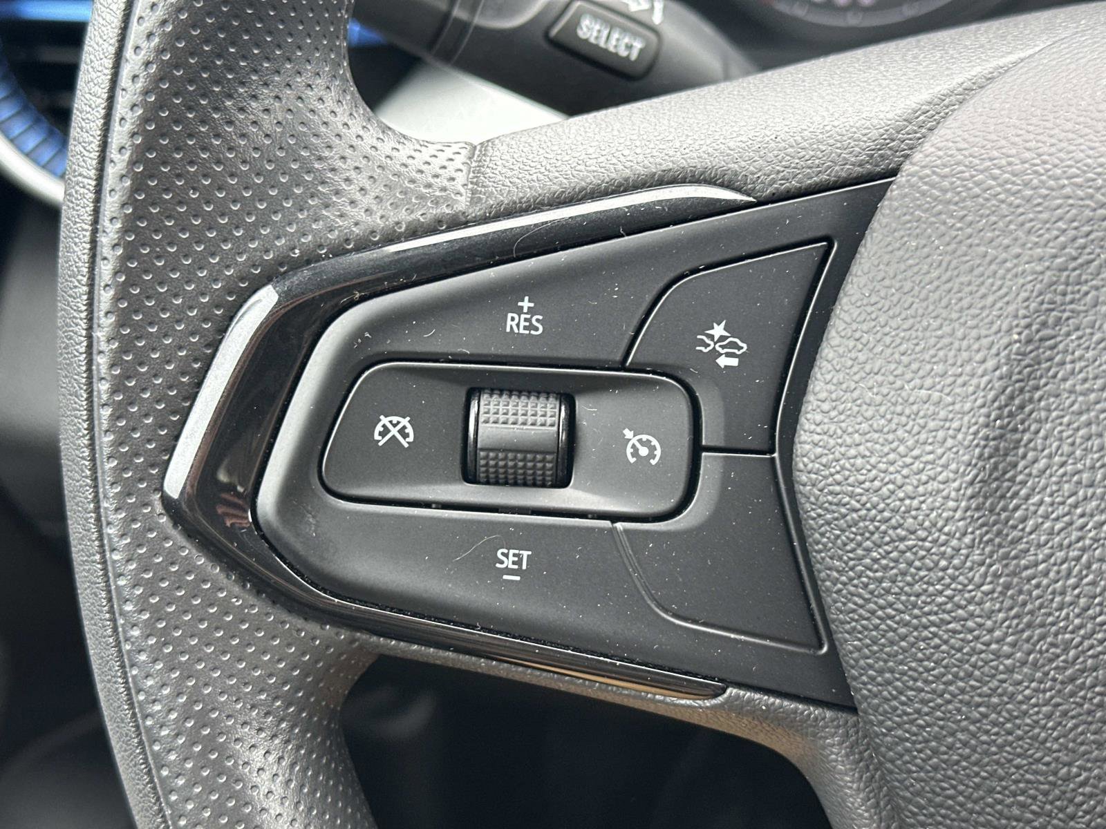 Certified 2024 Chevrolet Trax LS w/ LS Convenience Package FWD image 21