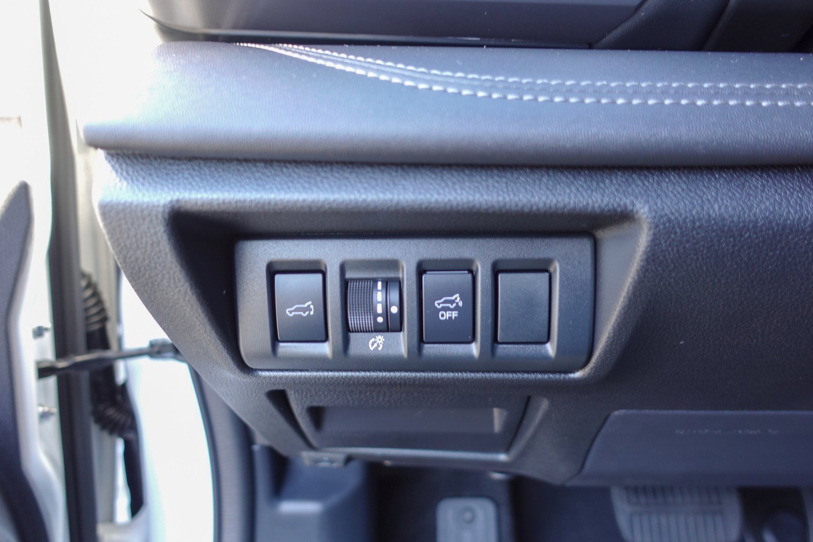 Certified 2025 Subaru Outback Limited image 13