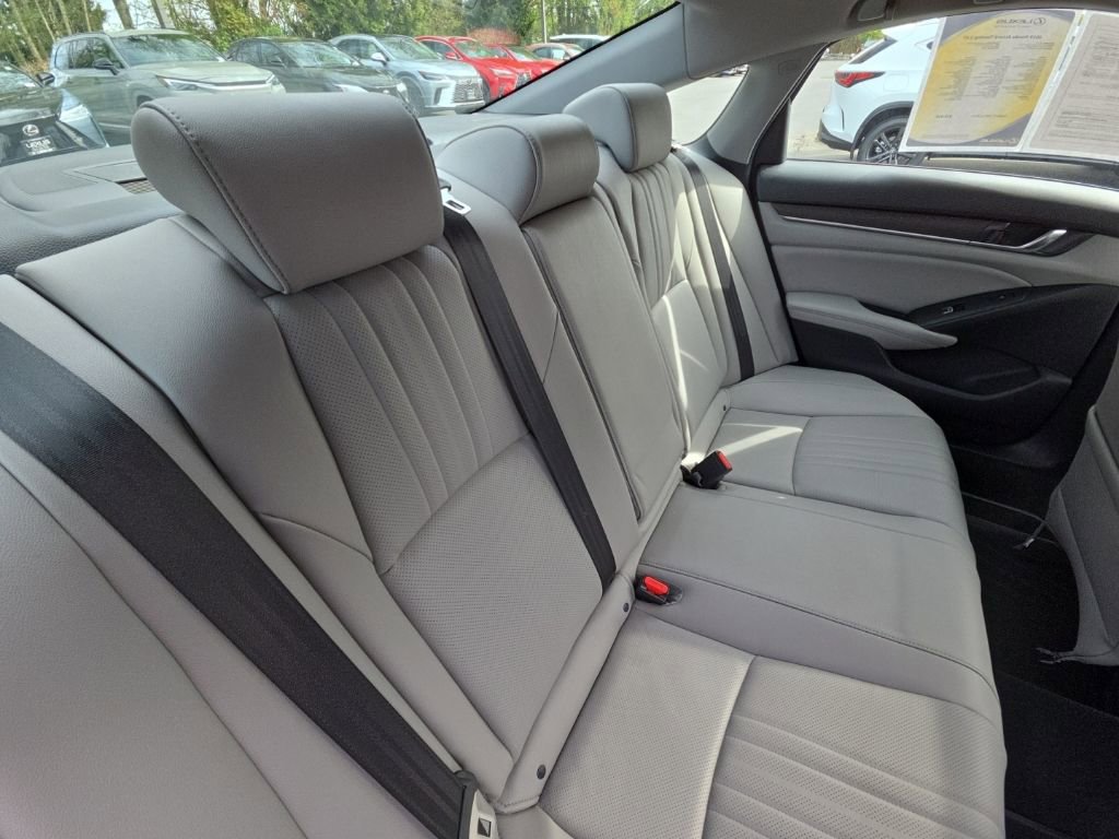 Used 2019 Honda Accord Touring image 18