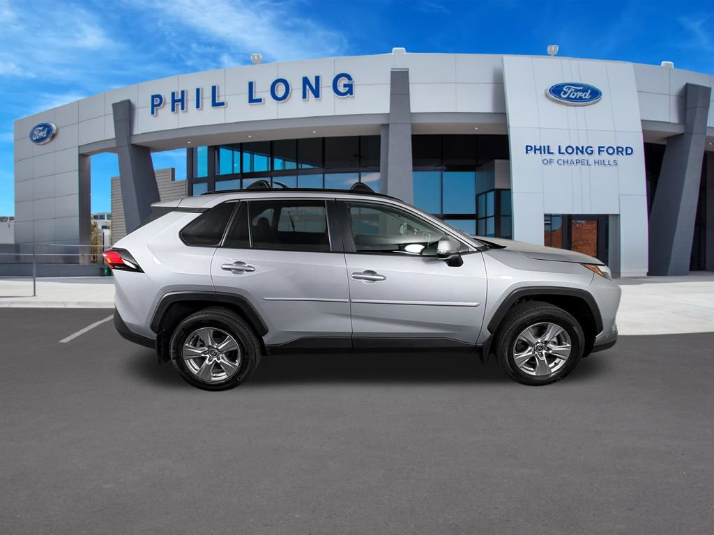 Used 2025 Toyota RAV4 XLE AWD/4WD image 6