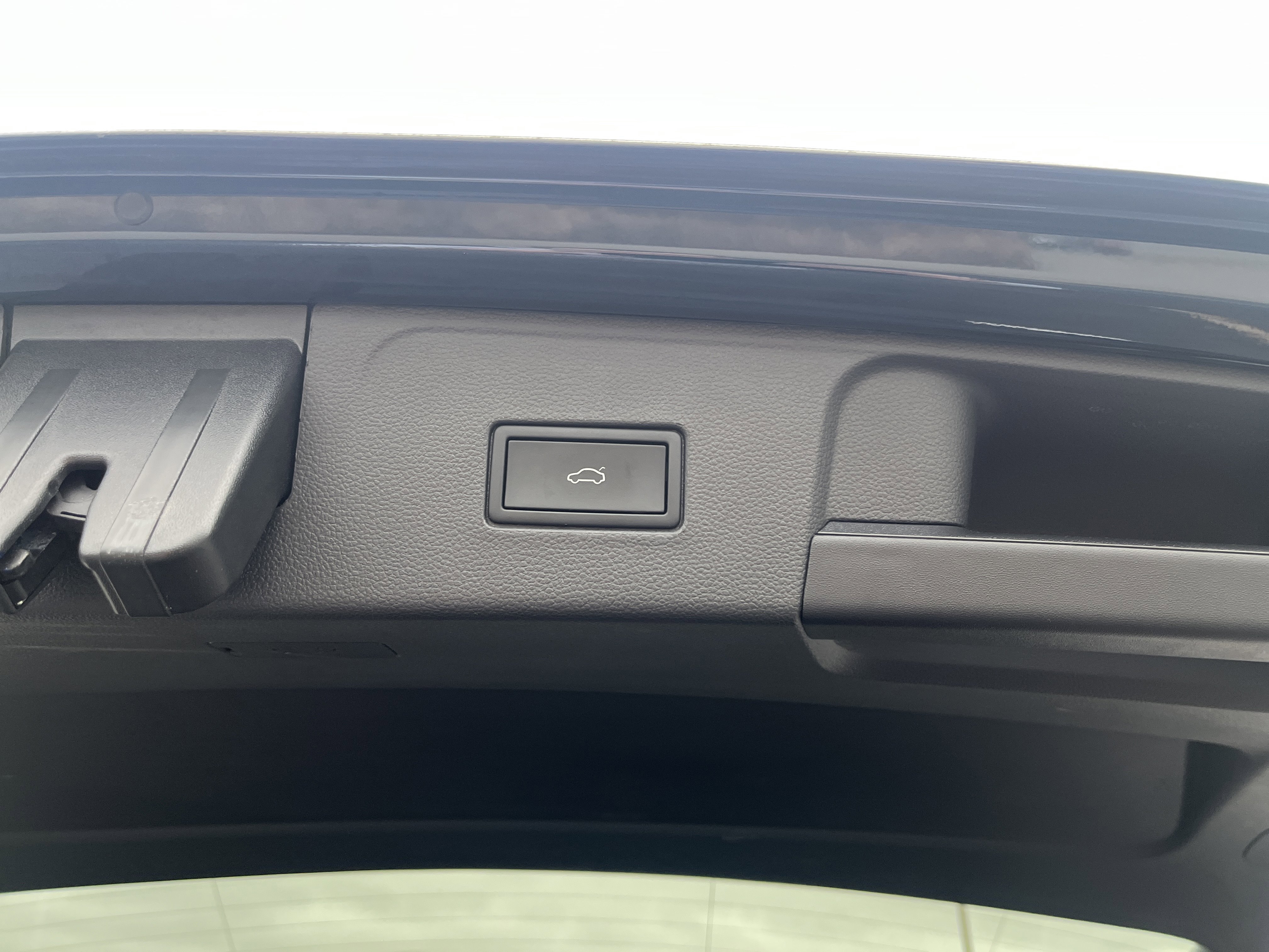 Used 2021 Volkswagen Atlas SEL Premium image 21