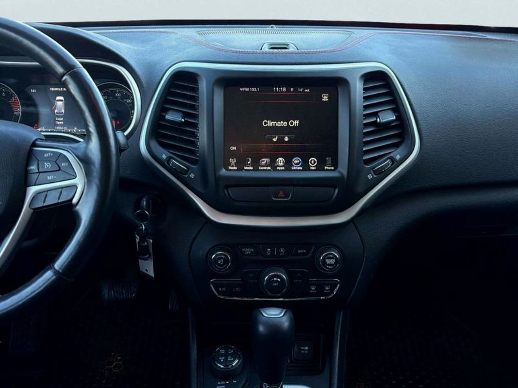 Used 2016 Jeep Cherokee Trailhawk w/ Cold Weather Group image 12