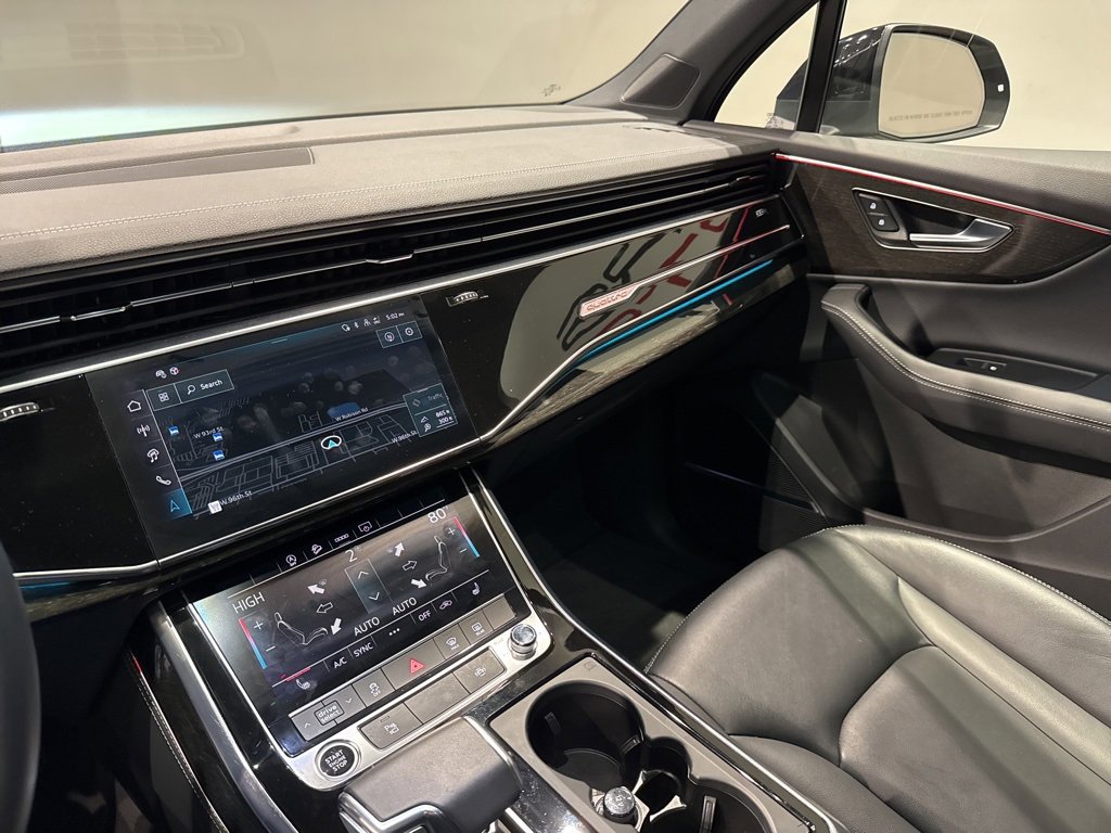 Used 2025 Audi Q7 3.0T Premium Plus image 16