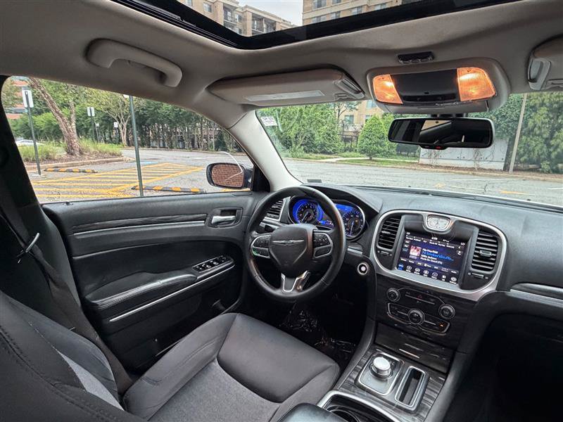 Used 2019 Chrysler 300 Touring w/ Sport Appearance Package RWD image 29
