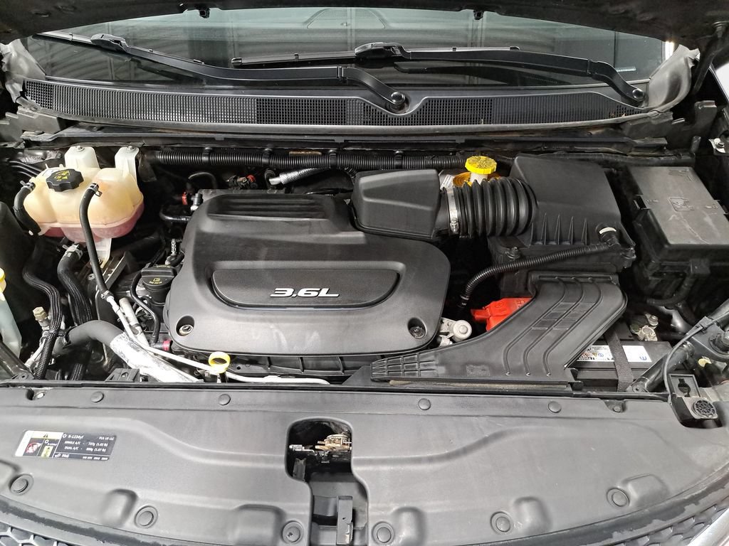 Used 2017 Chrysler Pacifica Touring-L FWD image 31