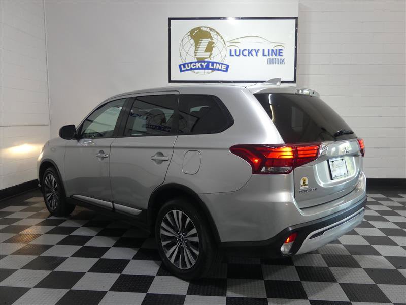 Used 2020 Mitsubishi Outlander SE image 11
