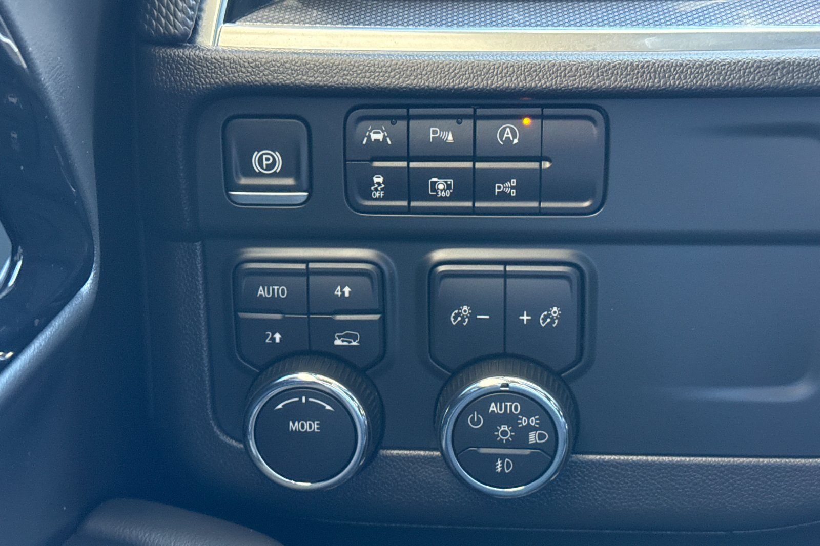 Used 2025 Chevrolet Tahoe RST w/ Comfort Package AWD/4WD image 42