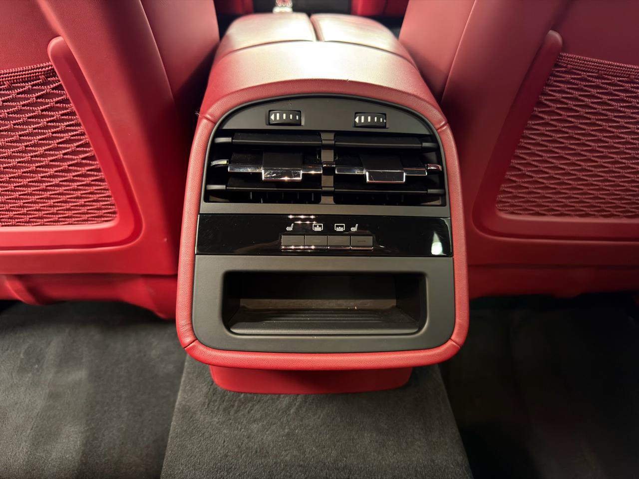 Used 2018 Maserati Quattroporte S GranSport Q4 AWD/4WD image 31