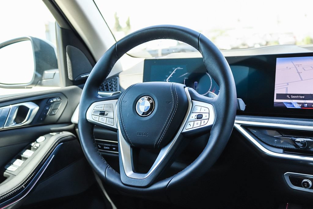 Used 2026 BMW X7 xDrive40i w/ Premium Package AWD/4WD image 16
