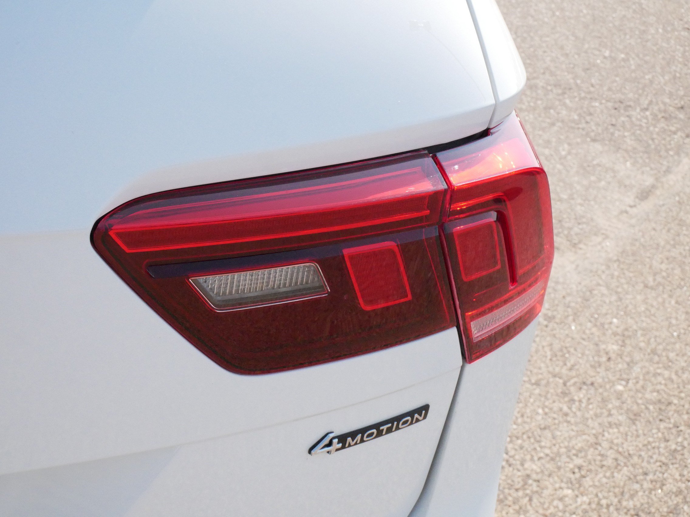 Certified 2024 Volkswagen Tiguan SE AWD/4WD image 17