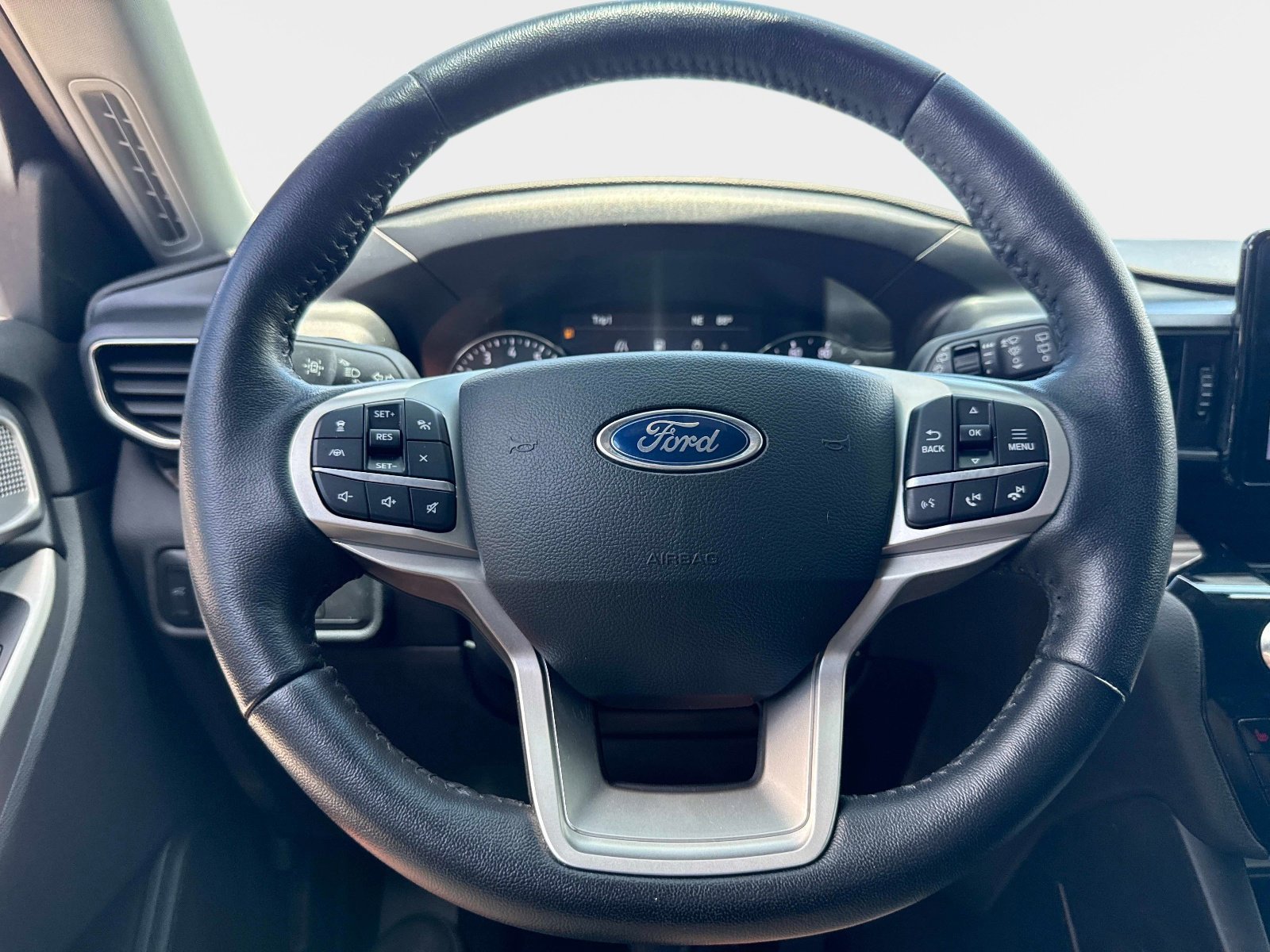 Used 2021 Ford Explorer Limited w/ Equipment Group 301A RWD image 26