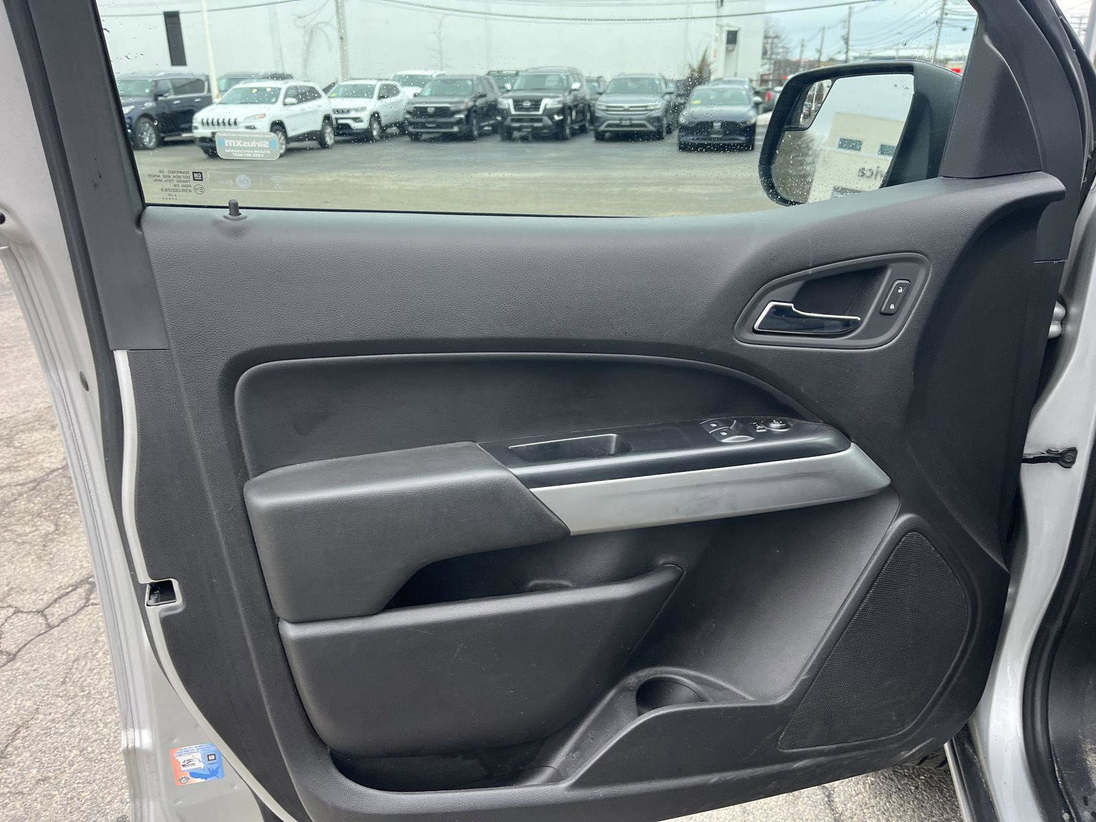 Used 2017 Chevrolet Colorado LT image 10