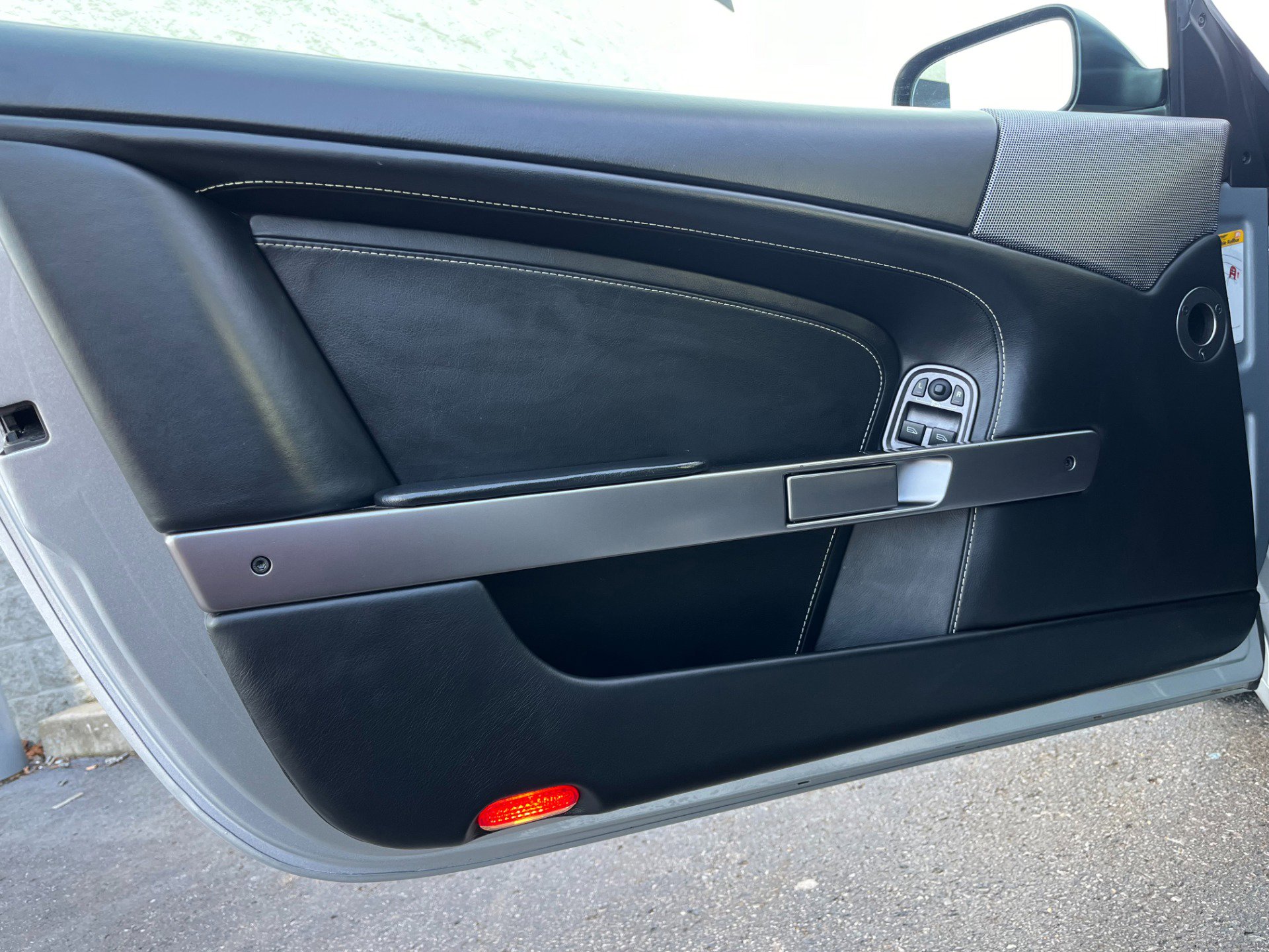 Used 2006 Aston Martin DB9 Volante image 44