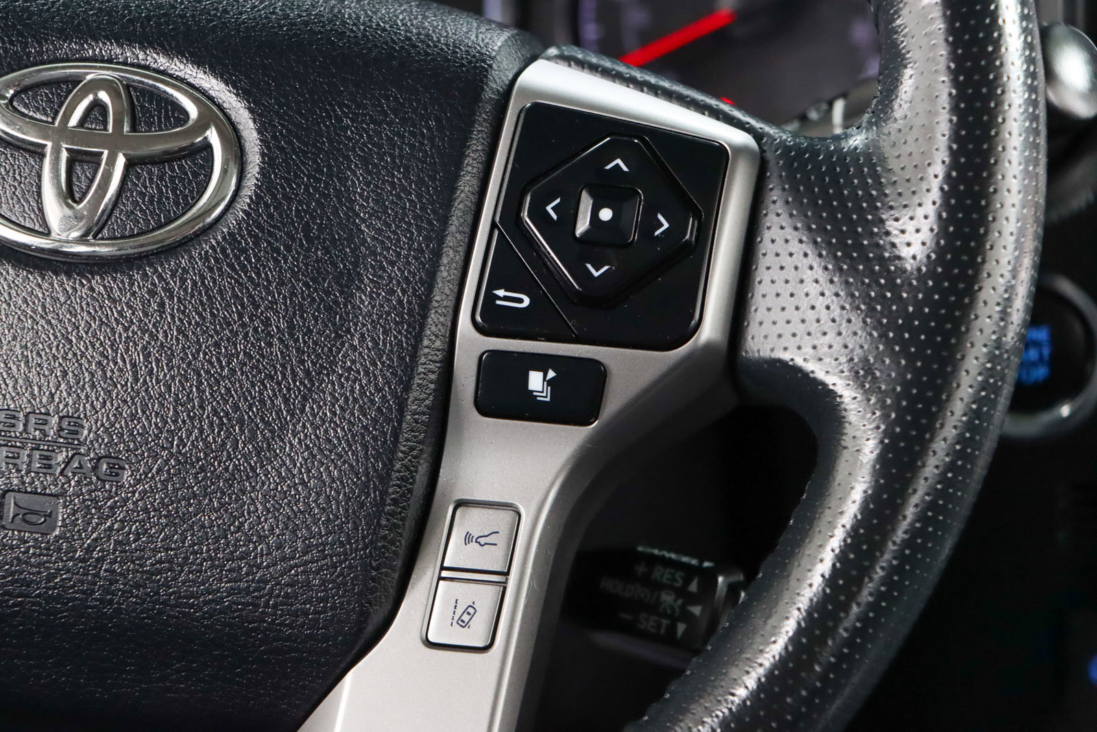 Used 2023 Toyota 4Runner SR5 Premium w/ Moonroof Package AWD/4WD image 15