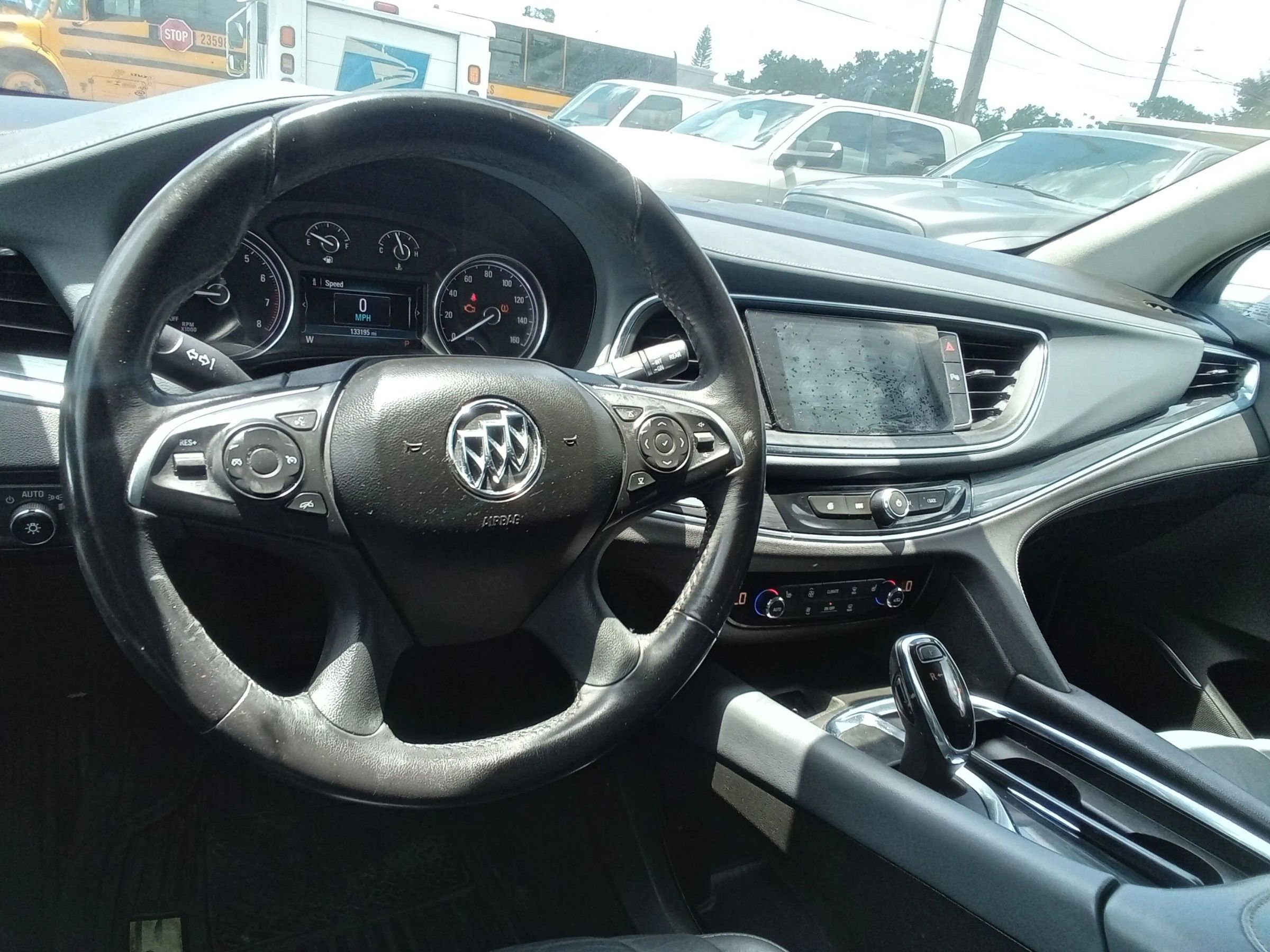 Used 2018 Buick Enclave Essence image 15