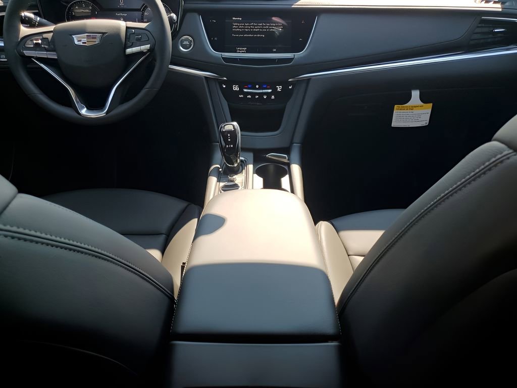 New 2025 Cadillac XT6 Luxury image 23