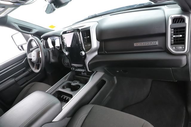 Used 2025 RAM 2500 Big Horn AWD/4WD image 30