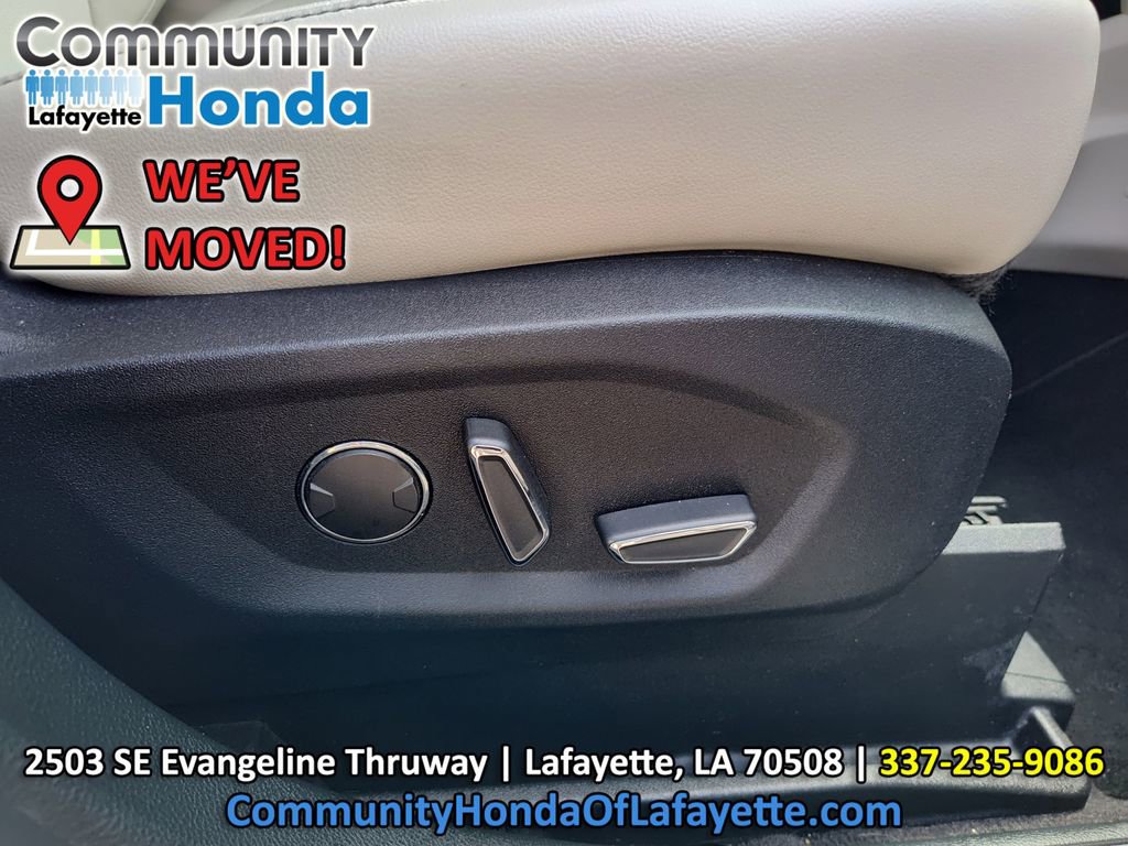 Used 2019 Ford Edge Titanium FWD image 32