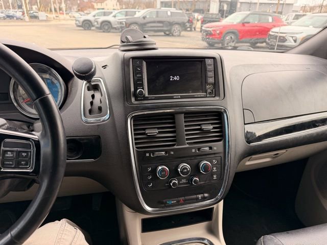 Used 2019 Dodge Grand Caravan SXT image 17