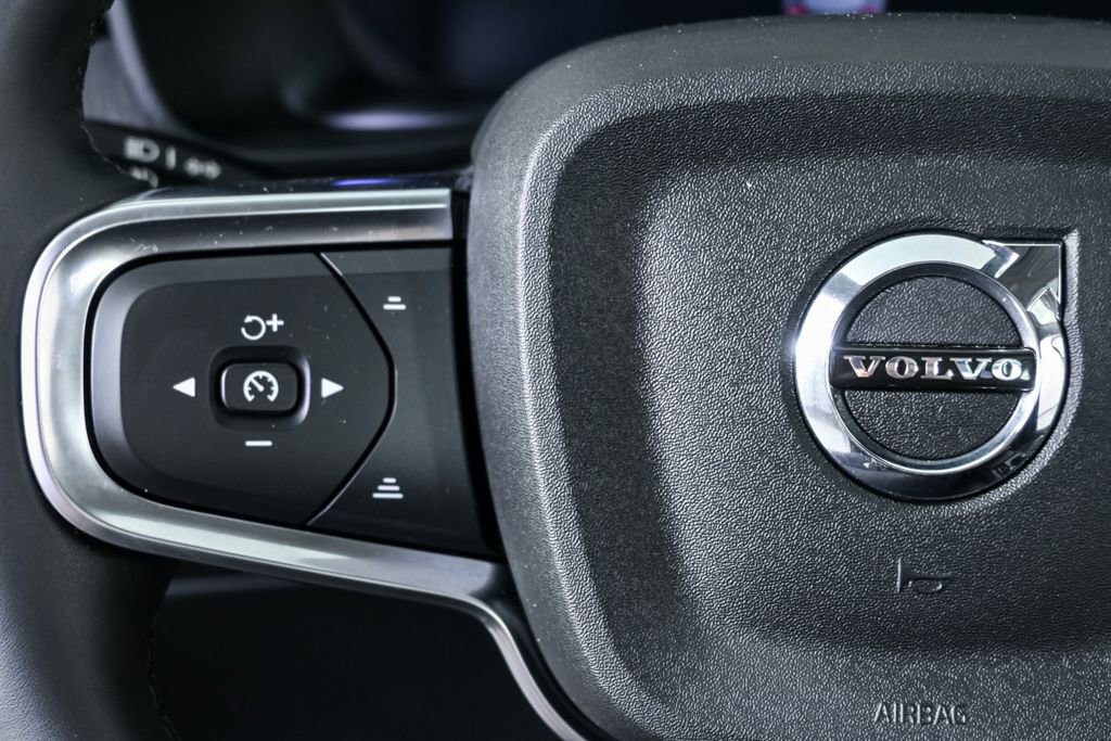 Certified 2025 Volvo XC40 B5 Plus image 11