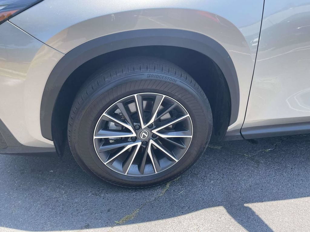 Used 2025 Lexus NX 350 AWD w/ Accessory Package (Z2) image 12