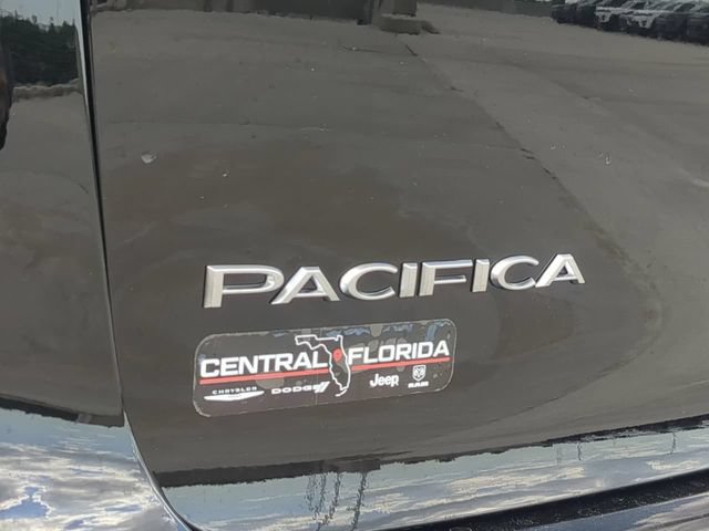 New 2027 Chrysler Pacifica Pinnacle w/ Theater Group AWD/4WD image 13