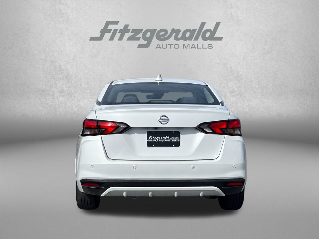 Used 2022 Nissan Versa SV FWD image 7