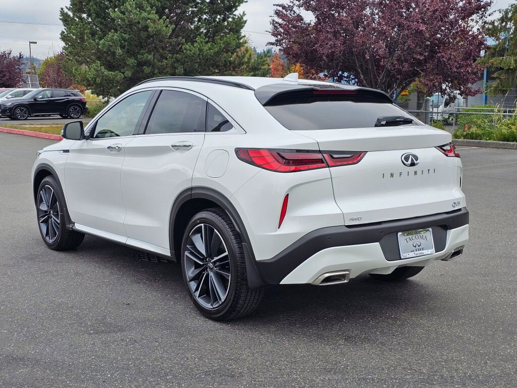 New 2025 INFINITI QX55 Essential image 5