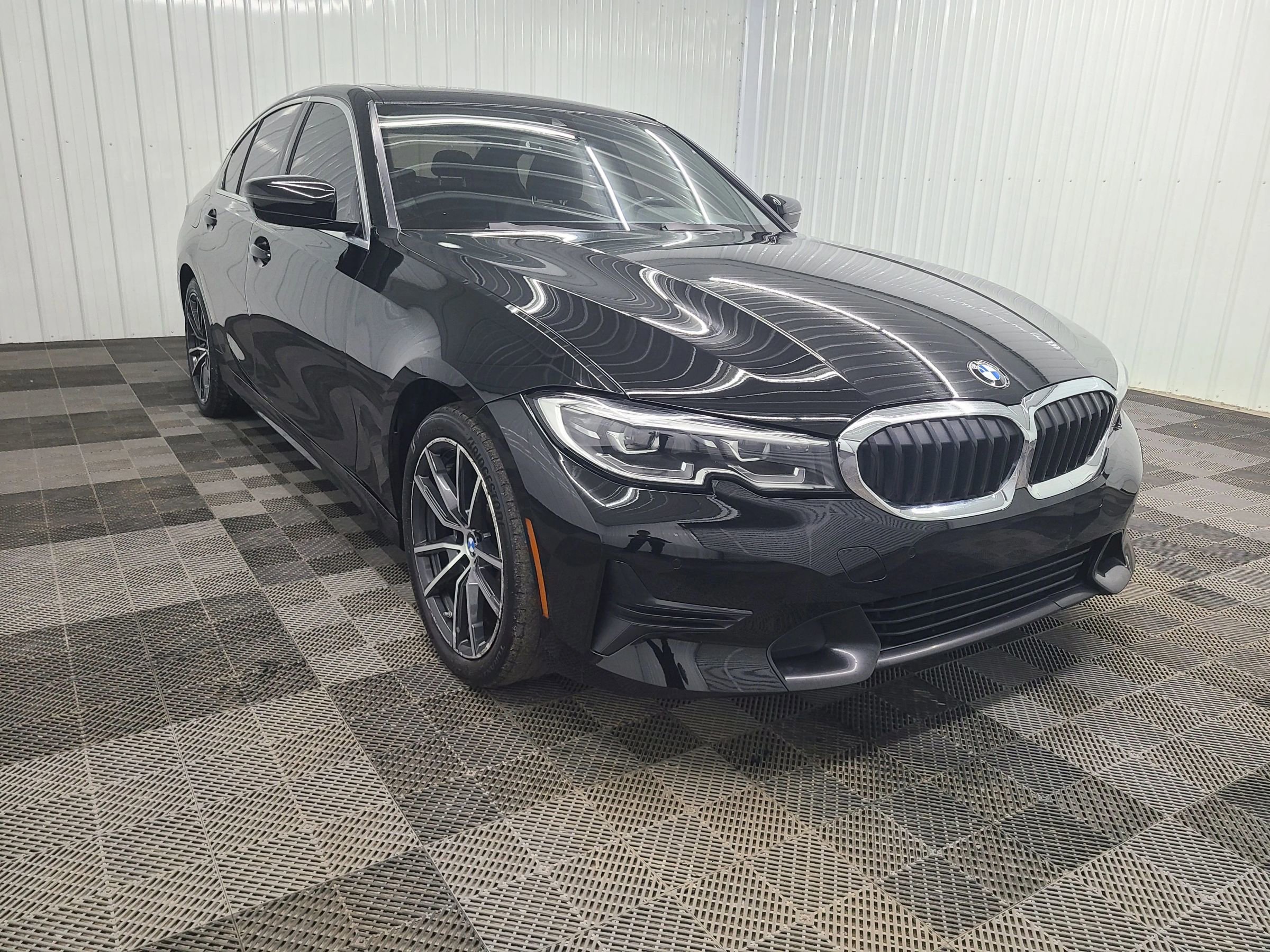 Used 2020 BMW 330i xDrive Sedan w/ Convenience Package image 14