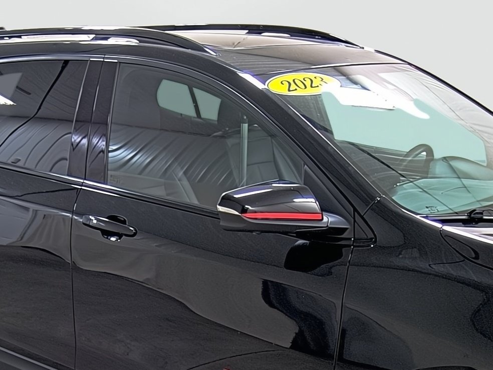Used 2023 Chevrolet Equinox Premier AWD/4WD image 15