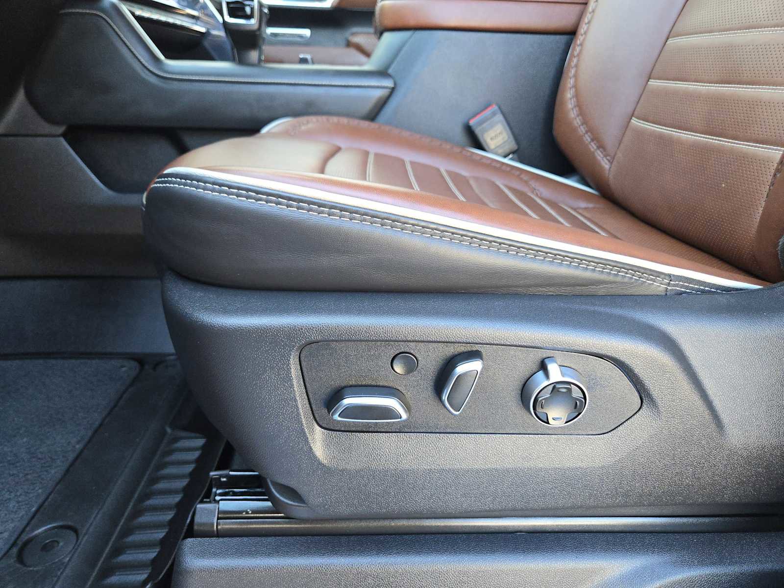 Certified 2025 GMC Sierra 1500 Denali Ultimate image 23