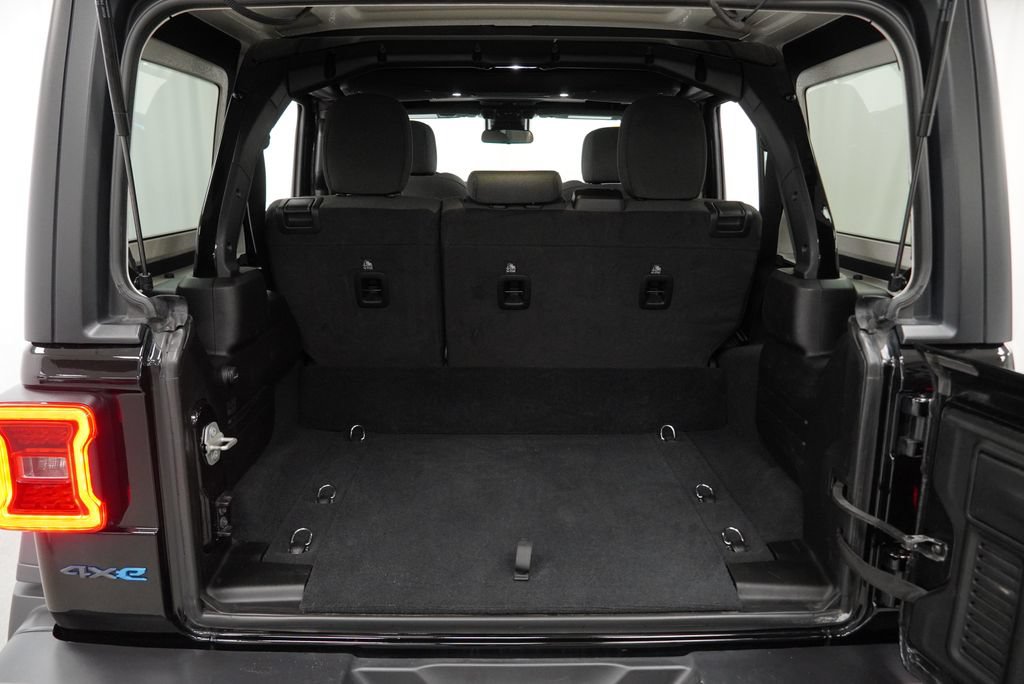 Used 2024 Jeep Wrangler Unlimited AWD/4WD image 46