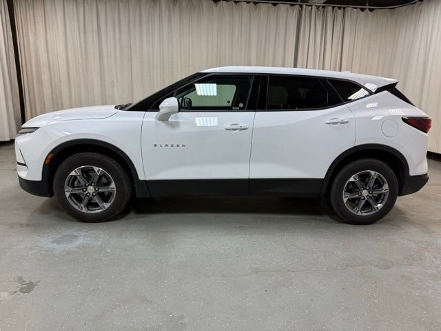 Used 2025 Chevrolet Blazer LT AWD/4WD image 9